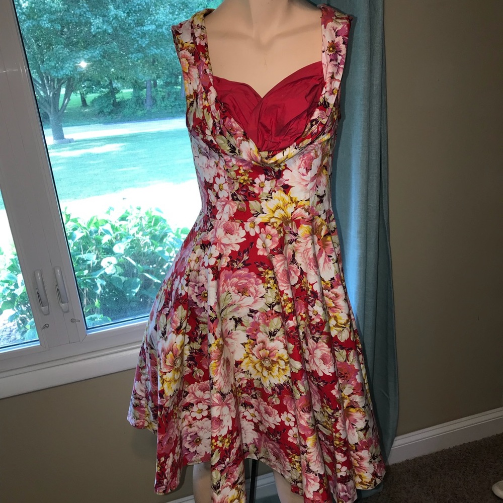 Lindy Bop Dress • Medium